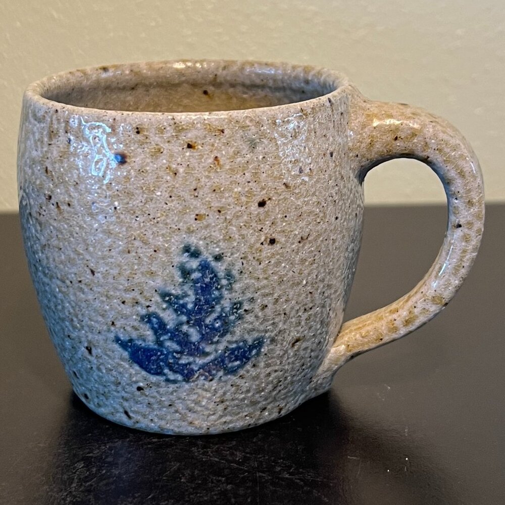 Vtg Handcrafted JUGTOWN POTTERY Salt Glaze Gray Mug w/ Cobalt Blue Floral Motif